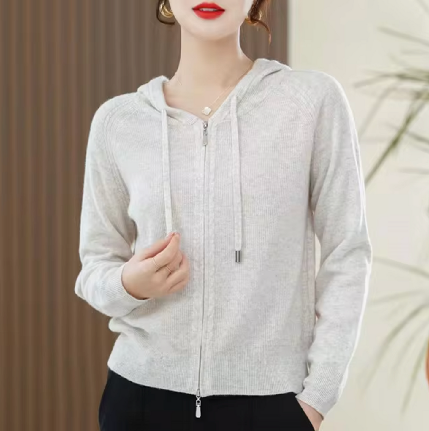 Kiana – Felpa con cappuccio in cashmere lavorato a maglia