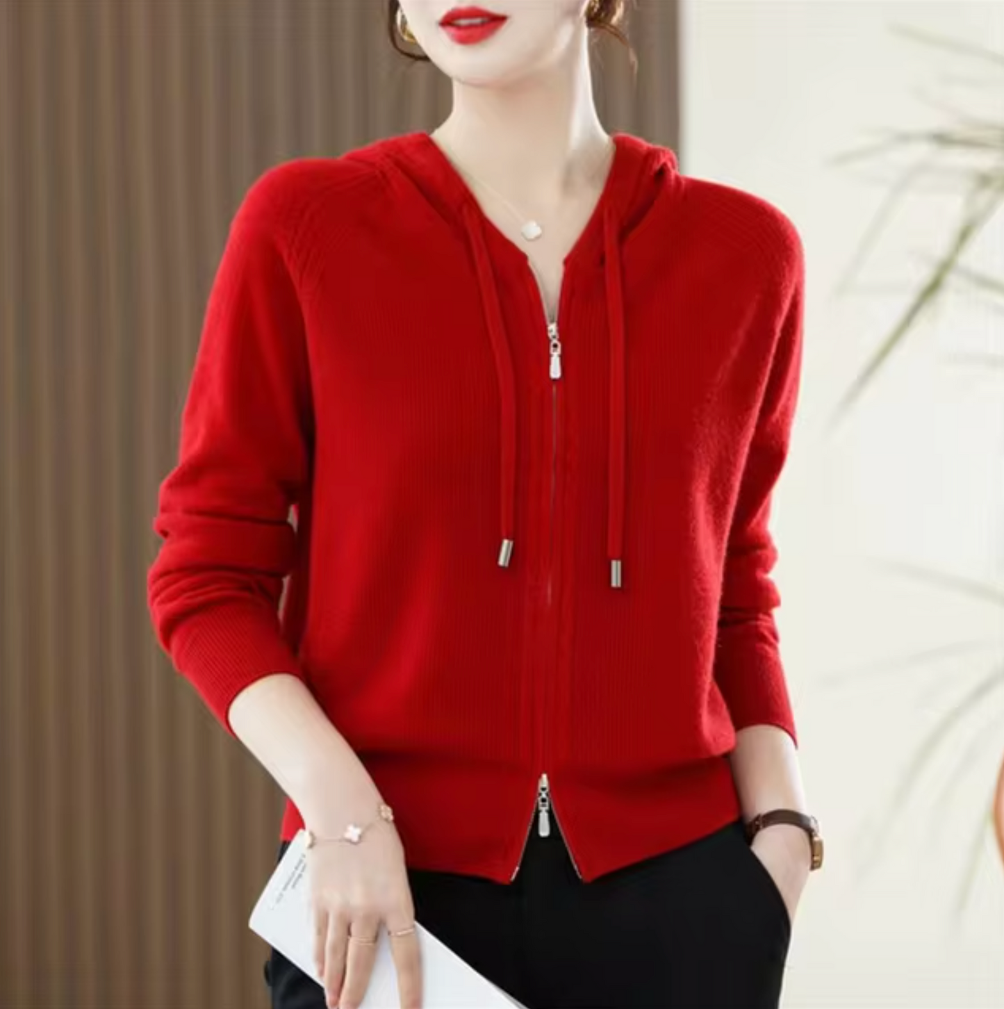 Kiana – Felpa con cappuccio in cashmere lavorato a maglia
