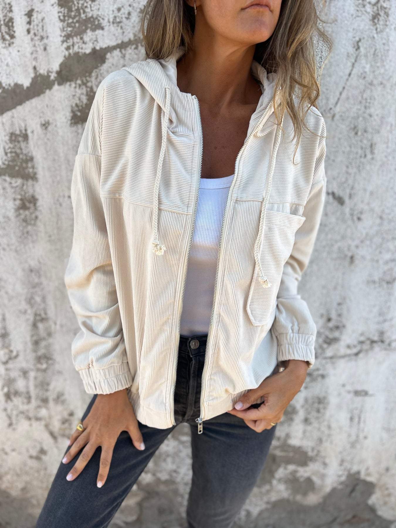 Tova – Elegante giacca in velluto a coste con zip