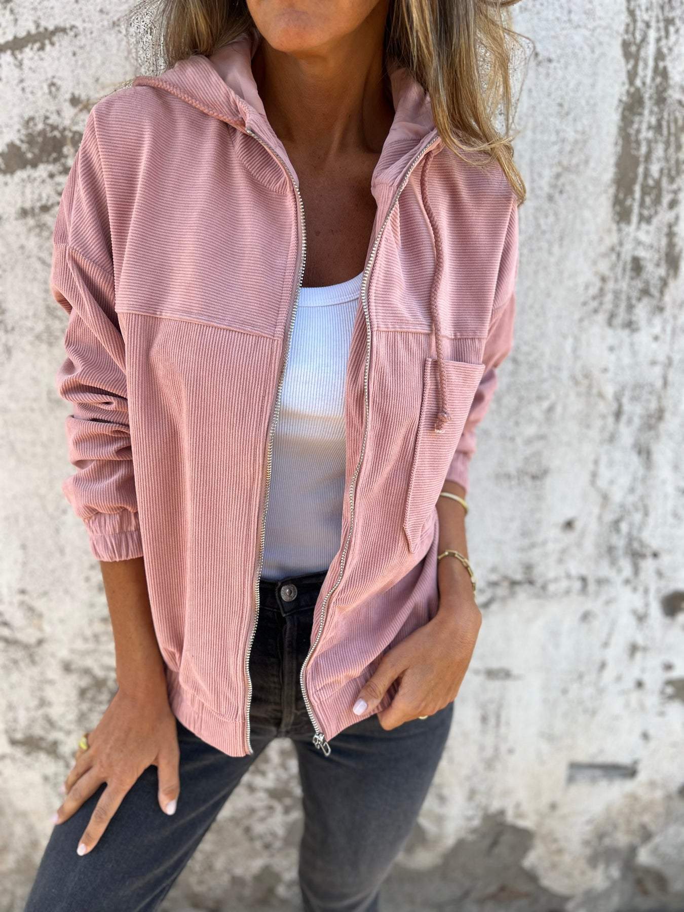 Tova – Elegante giacca in velluto a coste con zip