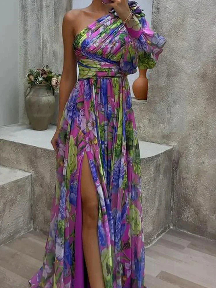 Lilla - Maxi abito sexy a una manica con stampa viola e spacco lateral